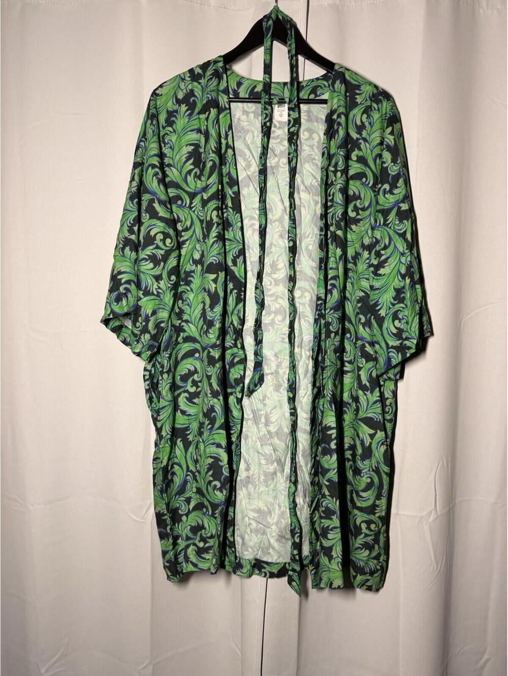 Vera Bradley Women's Wicked: For Good Robe L/XL & REM Beauty So Popular Lip Oil - Picture 4 of 8